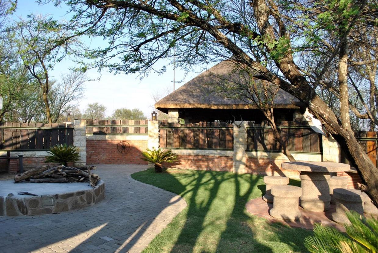 Weltevreden Game Lodge Bloemfontein Buitenkant foto